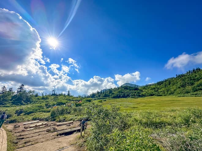 テント場手前のスペースは見晴らしがよく