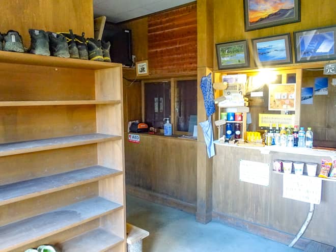 売店では各種ドリンク・酒類