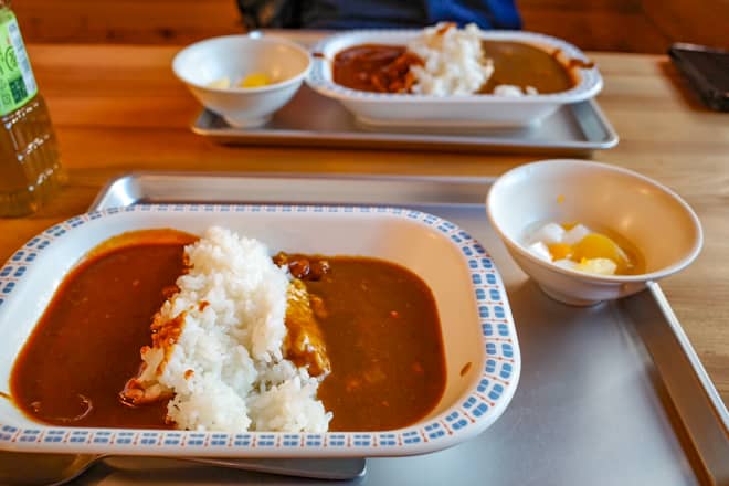 夕食は事前に予約をした山小屋利用者が利用できます