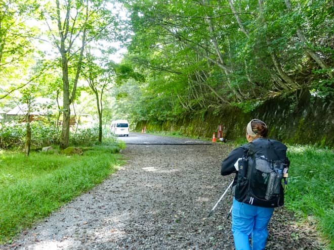 一ノ瀬まで戻ると、偶然シャトルバスが