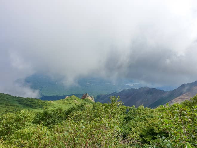 半分近く登ると、見晴らしの良い場所に