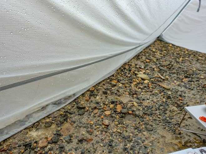 山岳地帯にあるので急な雷雨が多々あります