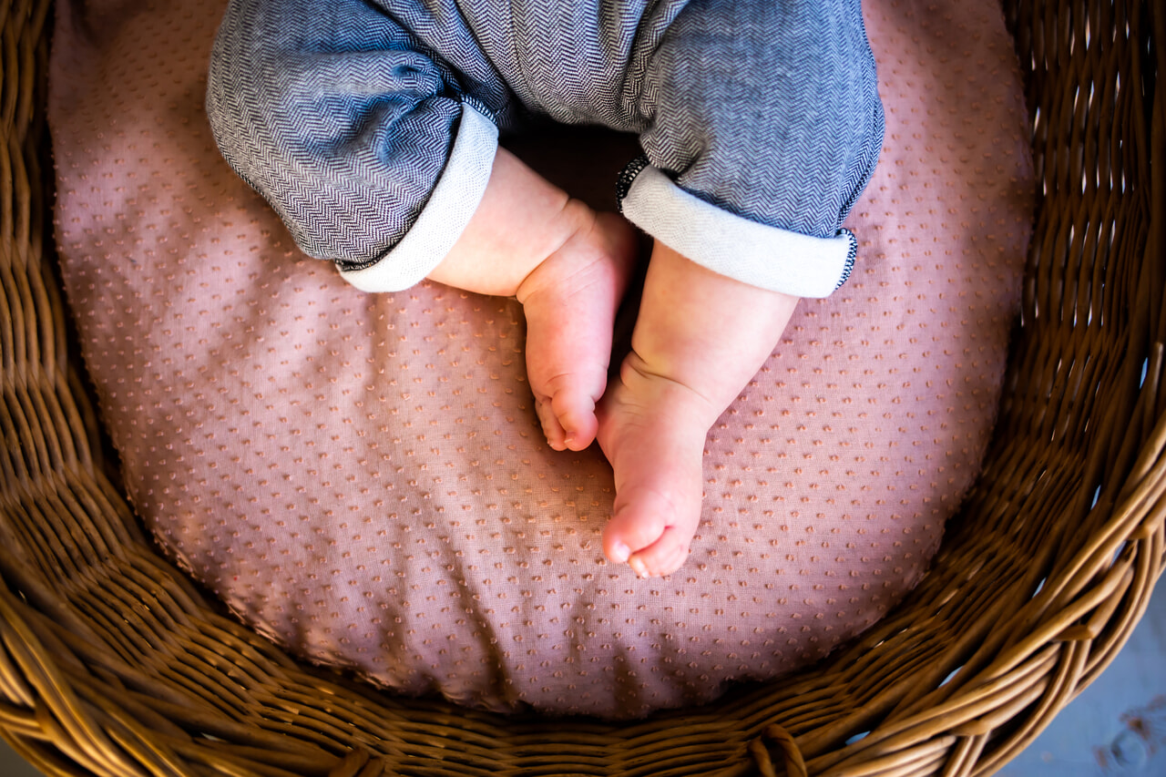 おむつ替えのイメージ