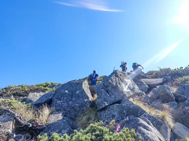 岩場ゾーンの終わりが見えてきました