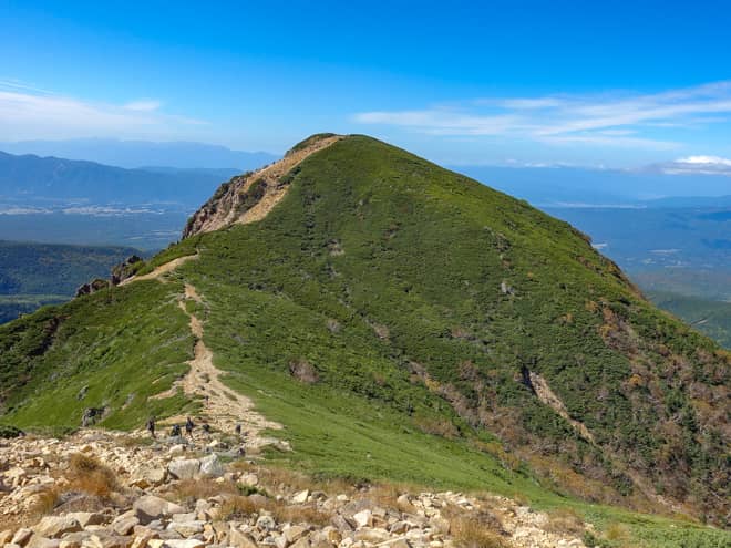 東西2つの山頂を持つ天狗岳は