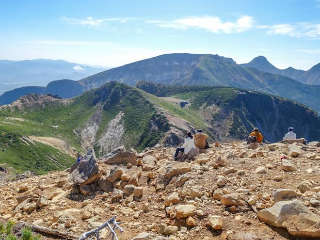 西天狗の山頂は大変広く