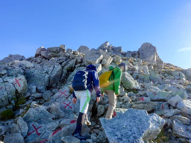 雄山、大汝山、富士ノ折立の立山三峰を周回するコース