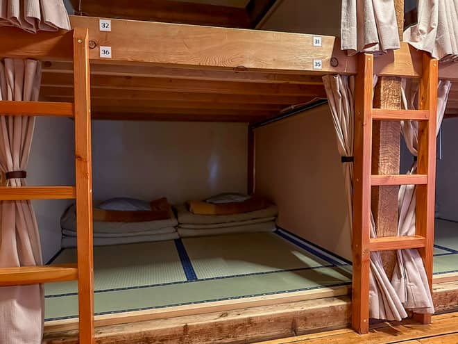 広さは1人1畳程度のスペース