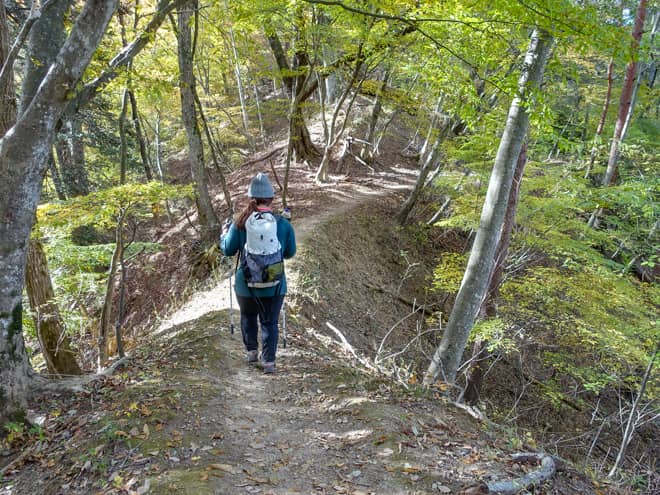 急こう配の下り坂を降り切ると