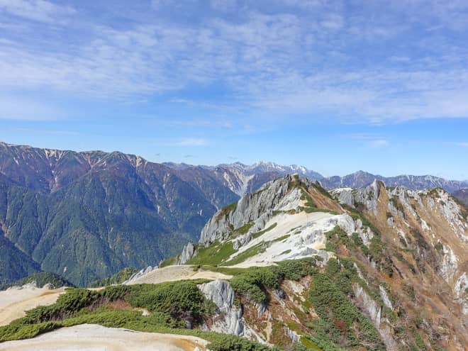 燕北側に目を向けると