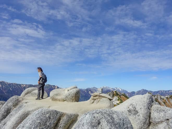 燕岳山頂からの景色