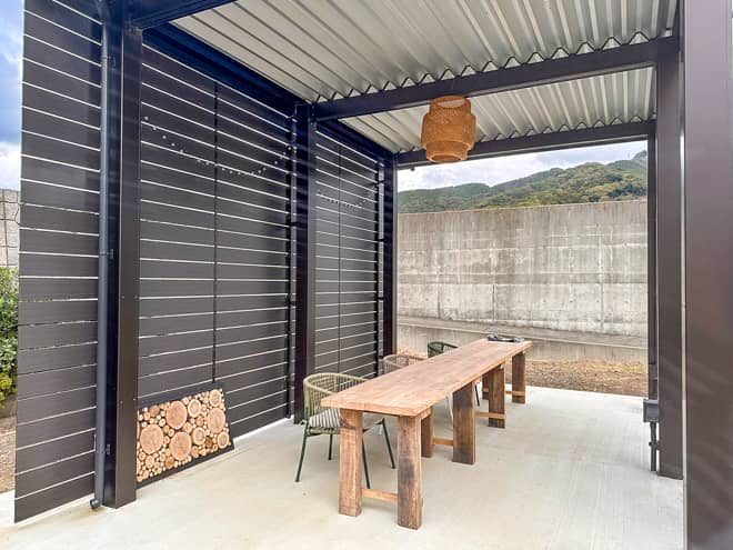 展望デッキの1Fは椅子とテーブルがあるので