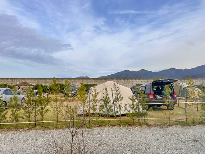 海沿いのキャンプ場ですが