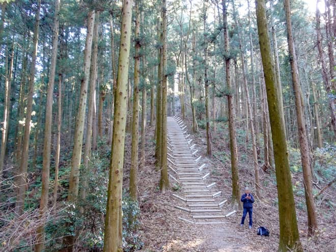 一番辛いのが、山頂まで続く3つの階段地獄
