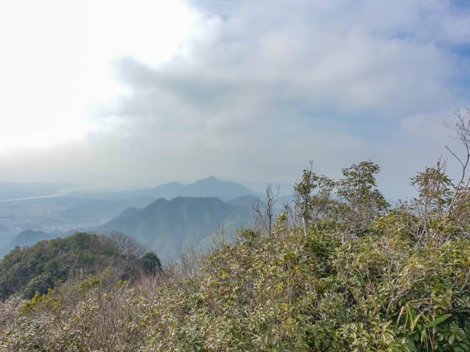 右田ヶ岳の周りには高い山が無く