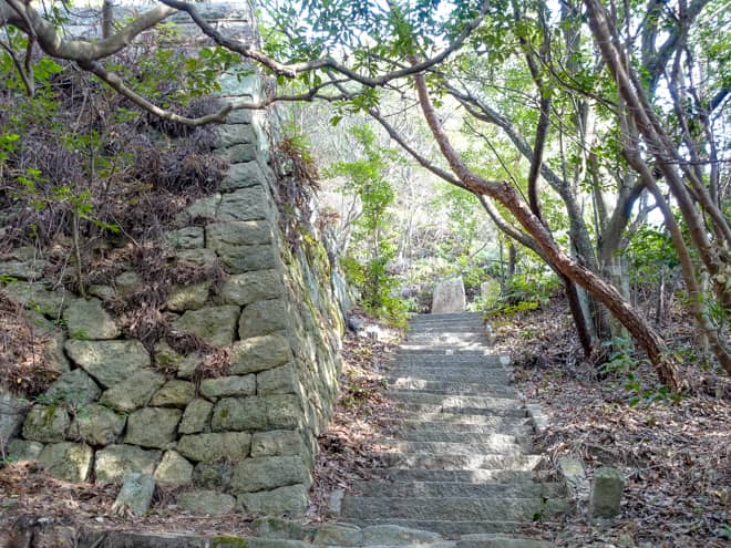 観音堂までは階段地獄