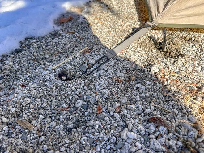 ペグの刺さり具合は「八ヶ岳Air-ground」