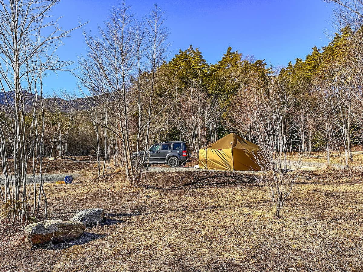 【北杜市】「白州・星かげの森CampTown」静かなキャンプを楽しめる秘密基地感満載なキャンプ場