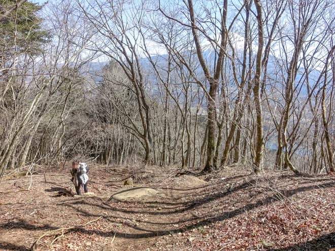 なかなかの急こう配で足腰に負担がかかりますが