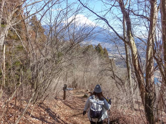 富士山が目の前にチラ見えしているので
