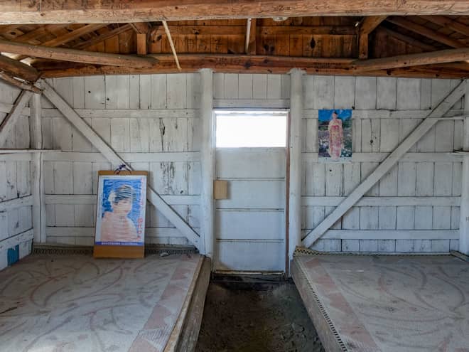 避難小屋は開放されていて