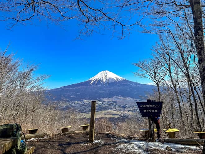 富士山の眺望が素晴らしい山として人気で
