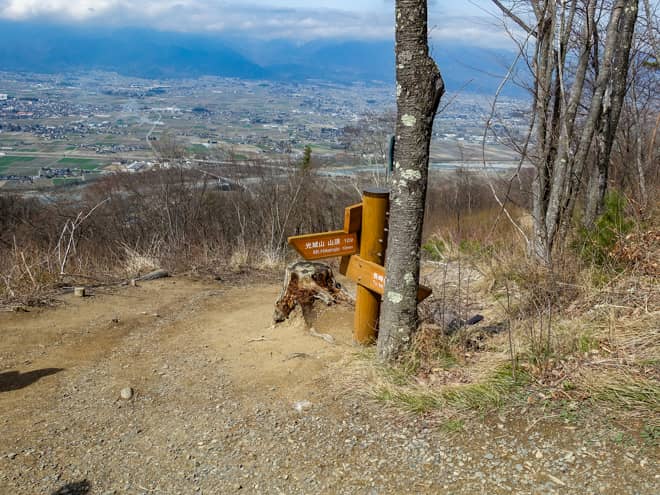 しかしながらこの日は北アルプスの山々が雲で隠れてしまい