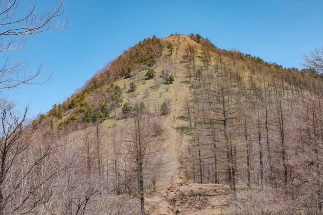 山頂直下の名物「心臓破りの急坂」