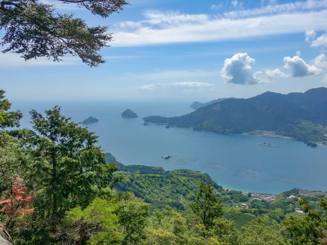 方位盤のある場所からは