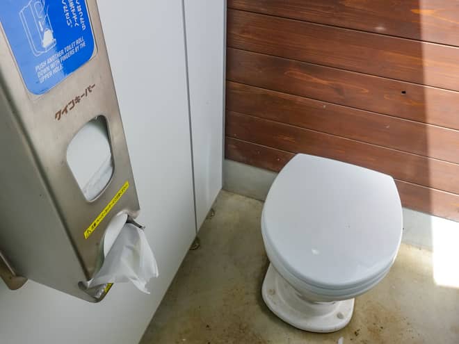 男性用は小便器が1つ