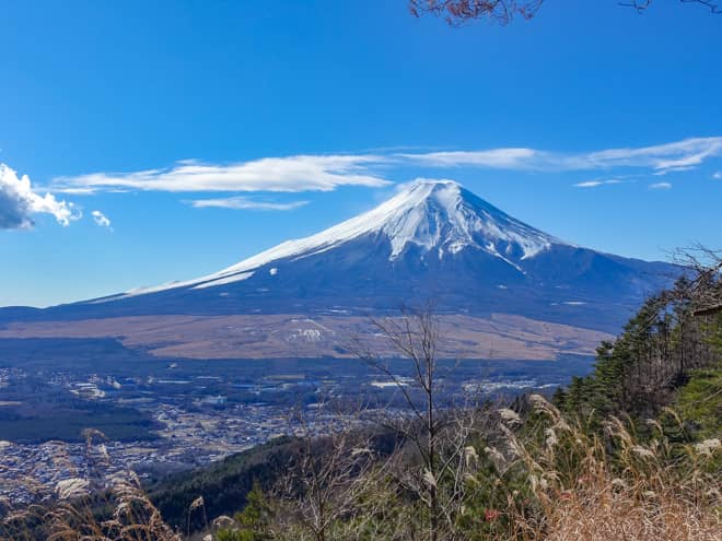 富士山が美しく見える絶景ポイント杓子山