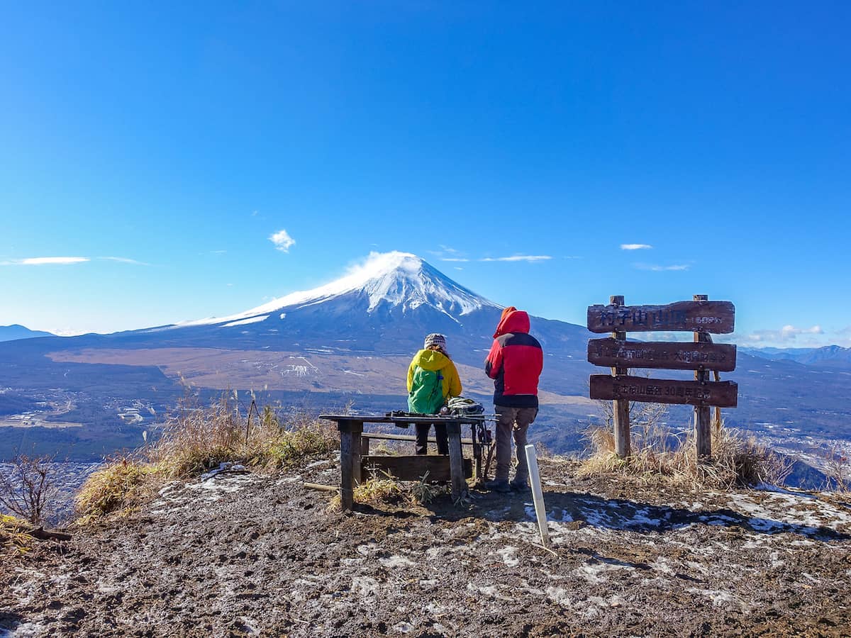 【富士山どーんの山10選】初心者でも登りやすい富士山が美しく見える山を方角別で分類しました