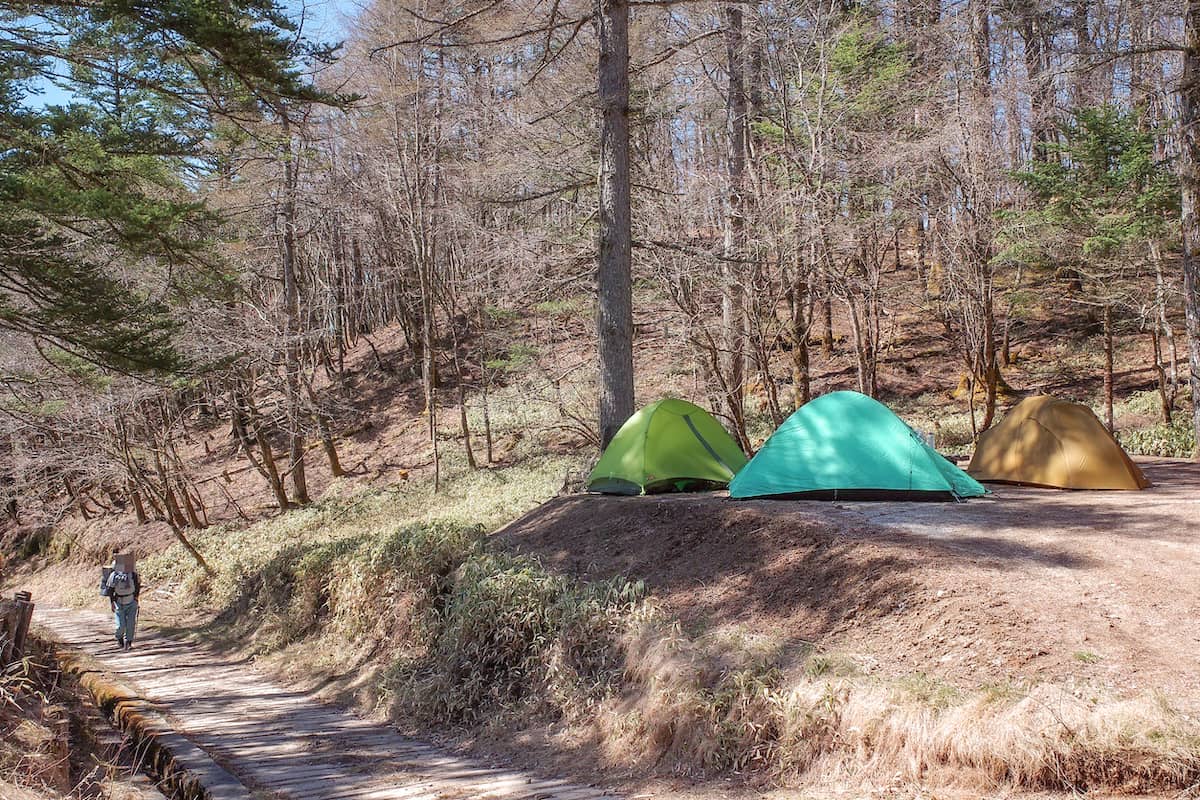 奥秩父山塊にある山小屋「笠取小屋」はじめてのテント泊におすすめしたいテント場です