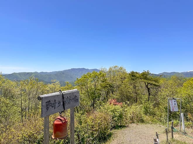 南西寄りに目を向けると木曽駒ケ岳や