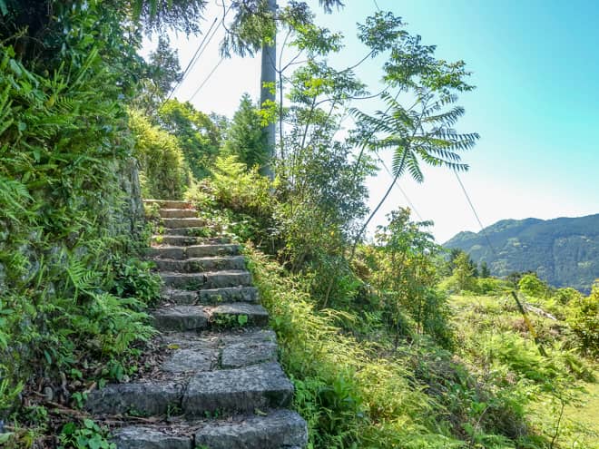 段々と民家が少なくなり、登山道