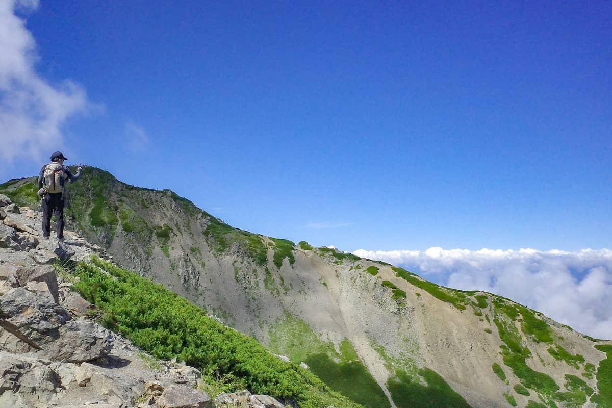 南アルプスの女王「仙丈ヶ岳」日帰り登山は可能？失敗しないポイントまとめ【コースタイム・難易度・バス時刻表】