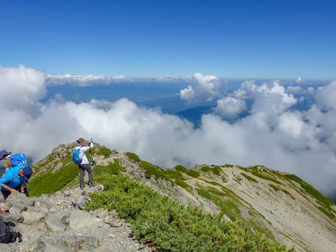 山頂からは360度大パノラマが広がり