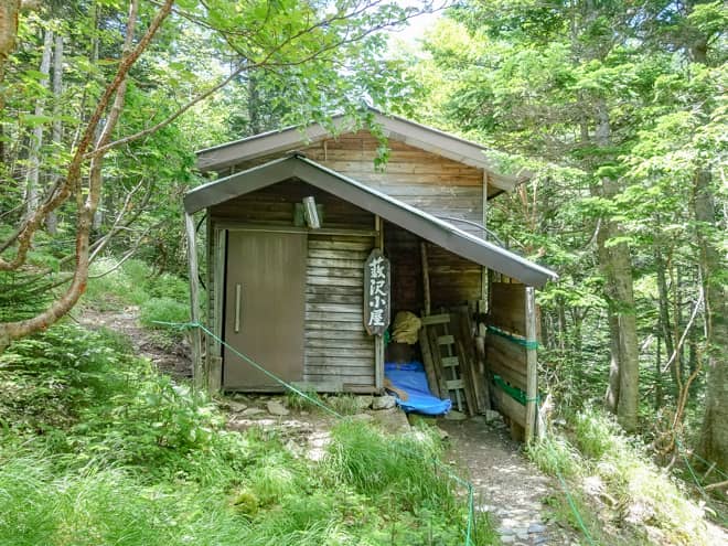 薮沢小屋に到着です