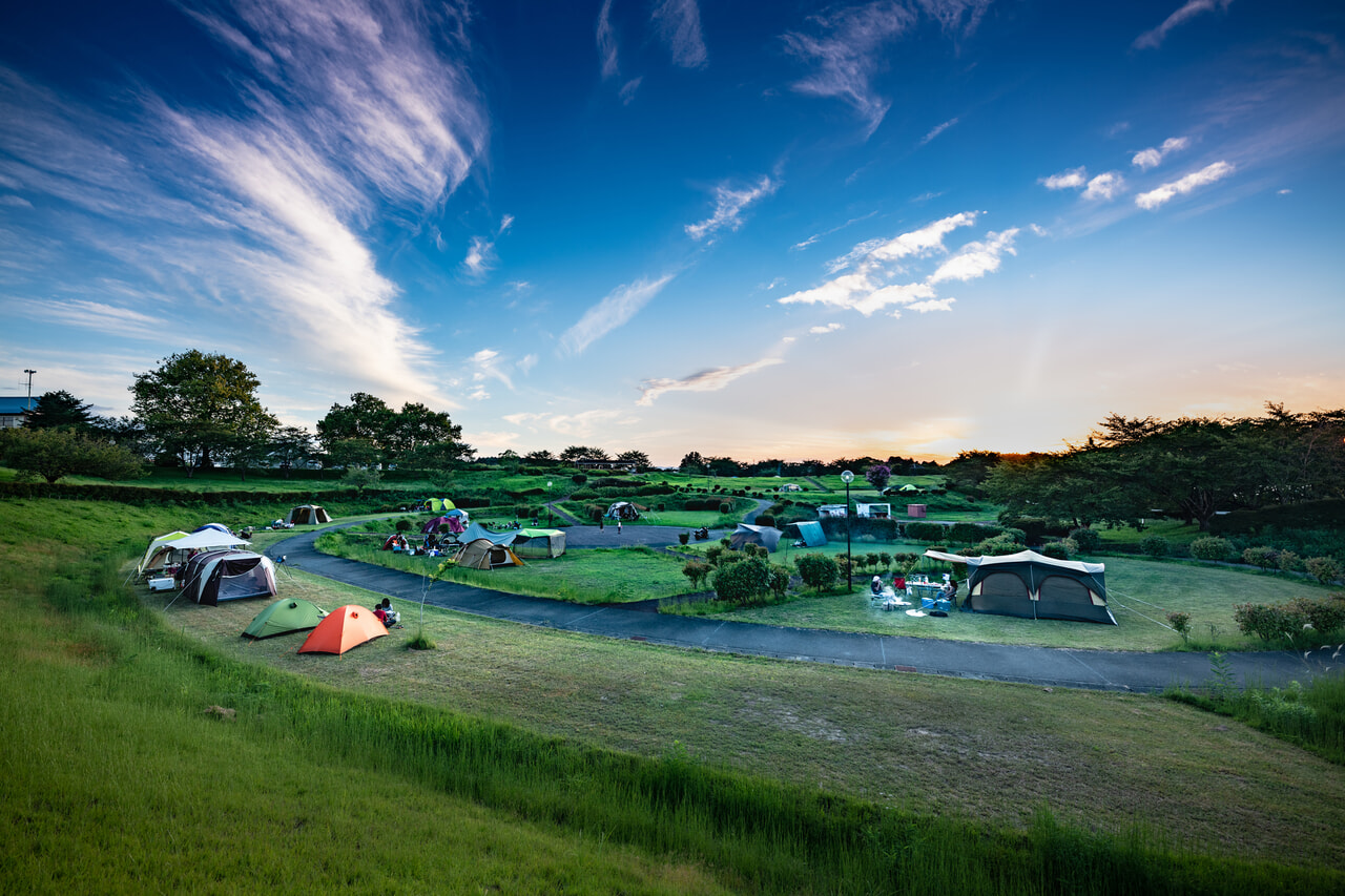 湖畔のキャンプ場