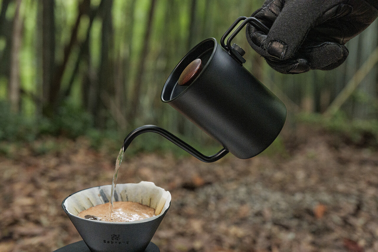 どこでも極上の一杯を...直火OKの「ゼブラン ノマド ドリップケトル」登場