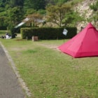 リーズナブルなのに環境面バッチリな「真道山森林公園キャンプ場」をご紹介します。