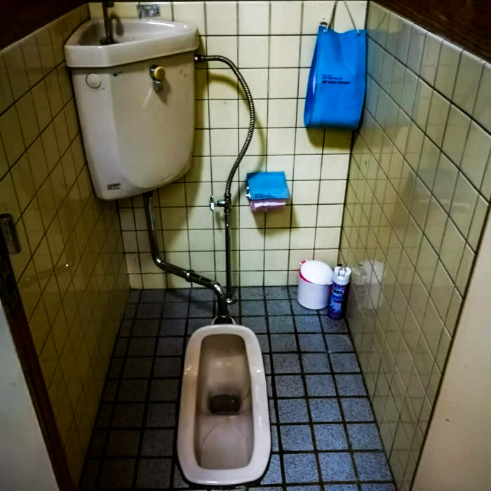 キャンプ場によくある和式トイレ