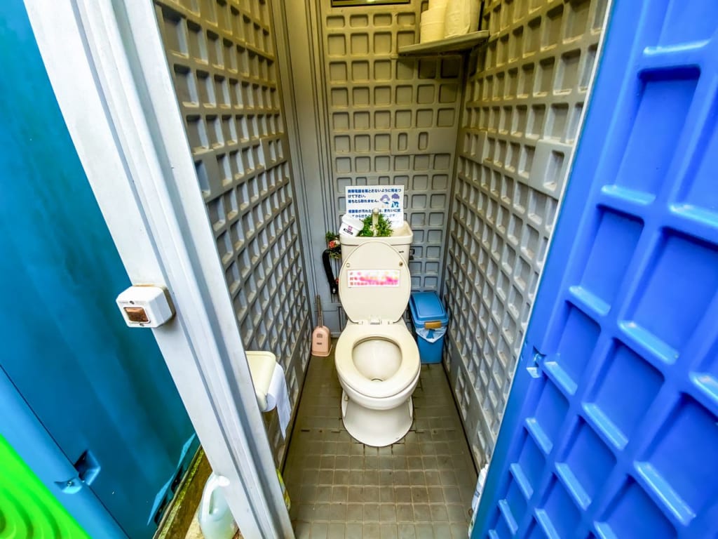 仮設トイレの個室便器